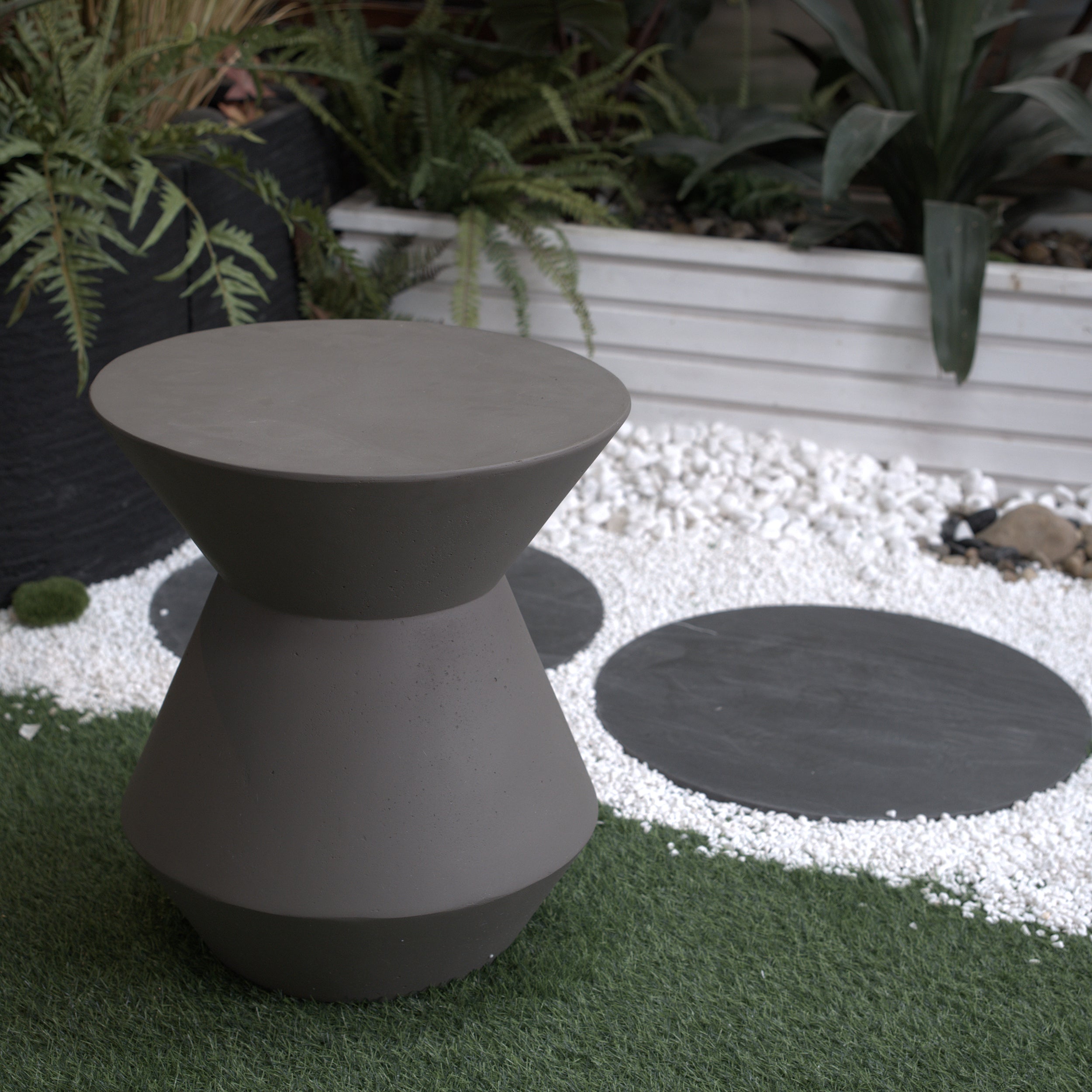 Decorative Garden Conner Table,18.1" H Modern Heavy Duty Patio Sturdy Faux Terrazzo Accent Table Side Table Plant Table for Indoor Outdoor