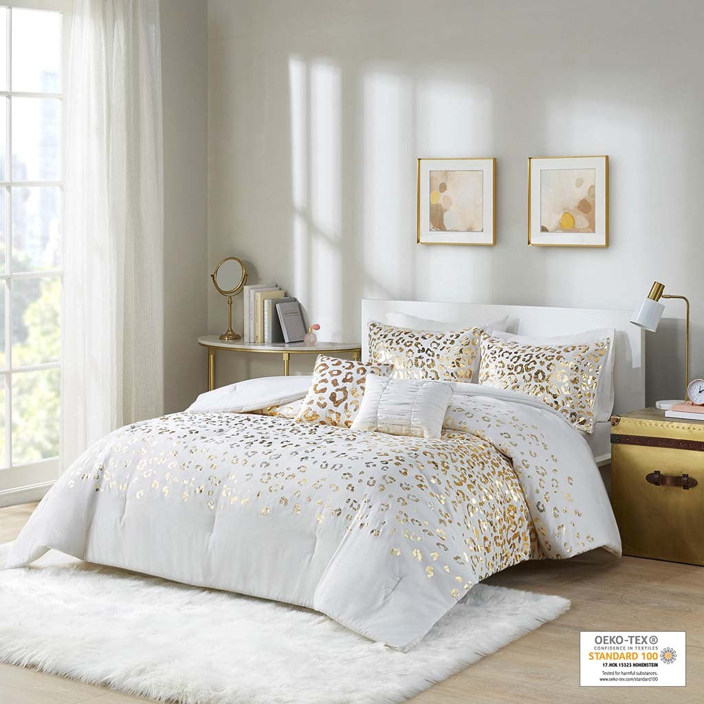 Full/Queen Metallic Animal Printed Comforter Set