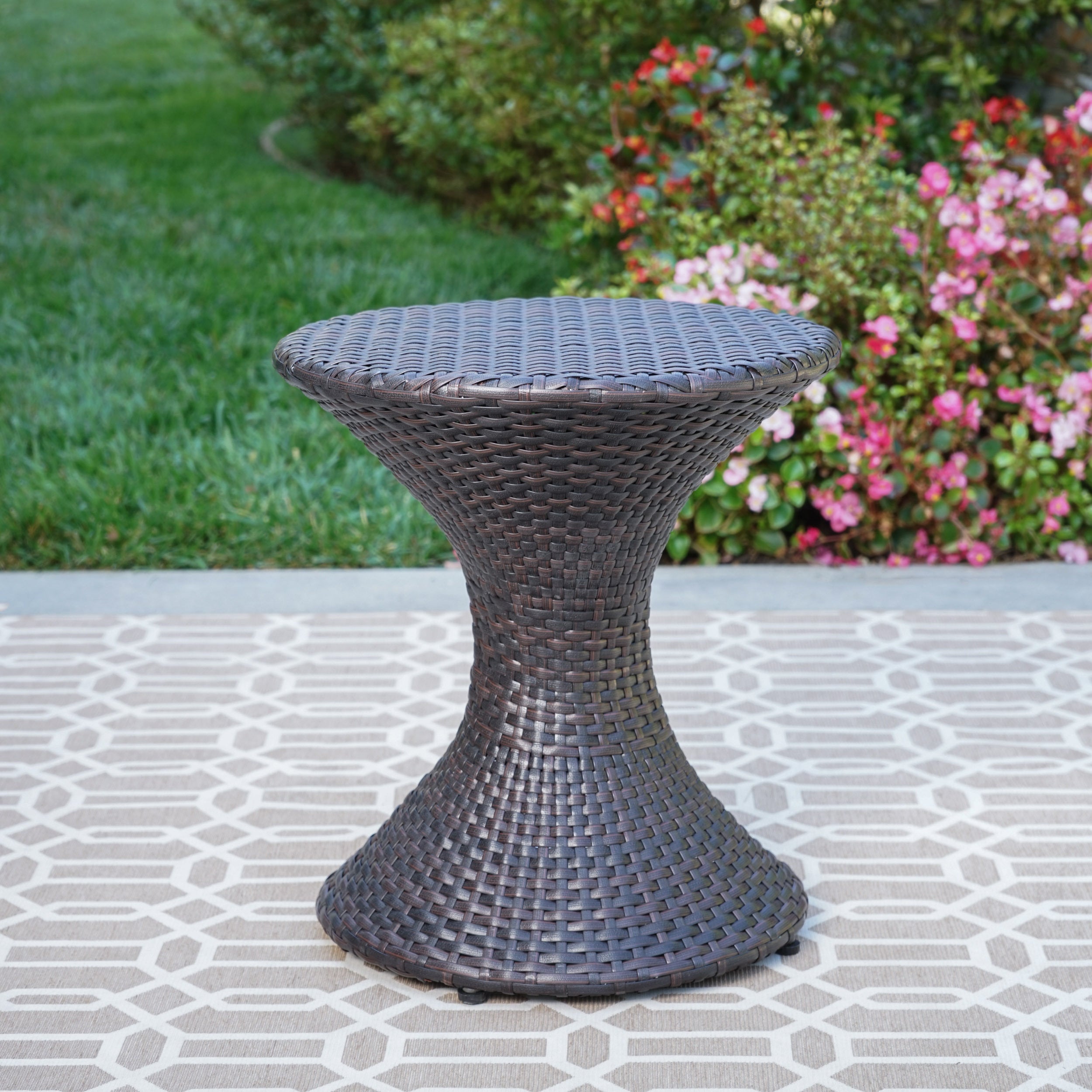 Outdoor 16-inch Multi-brown Wicker Hourgla Side Table