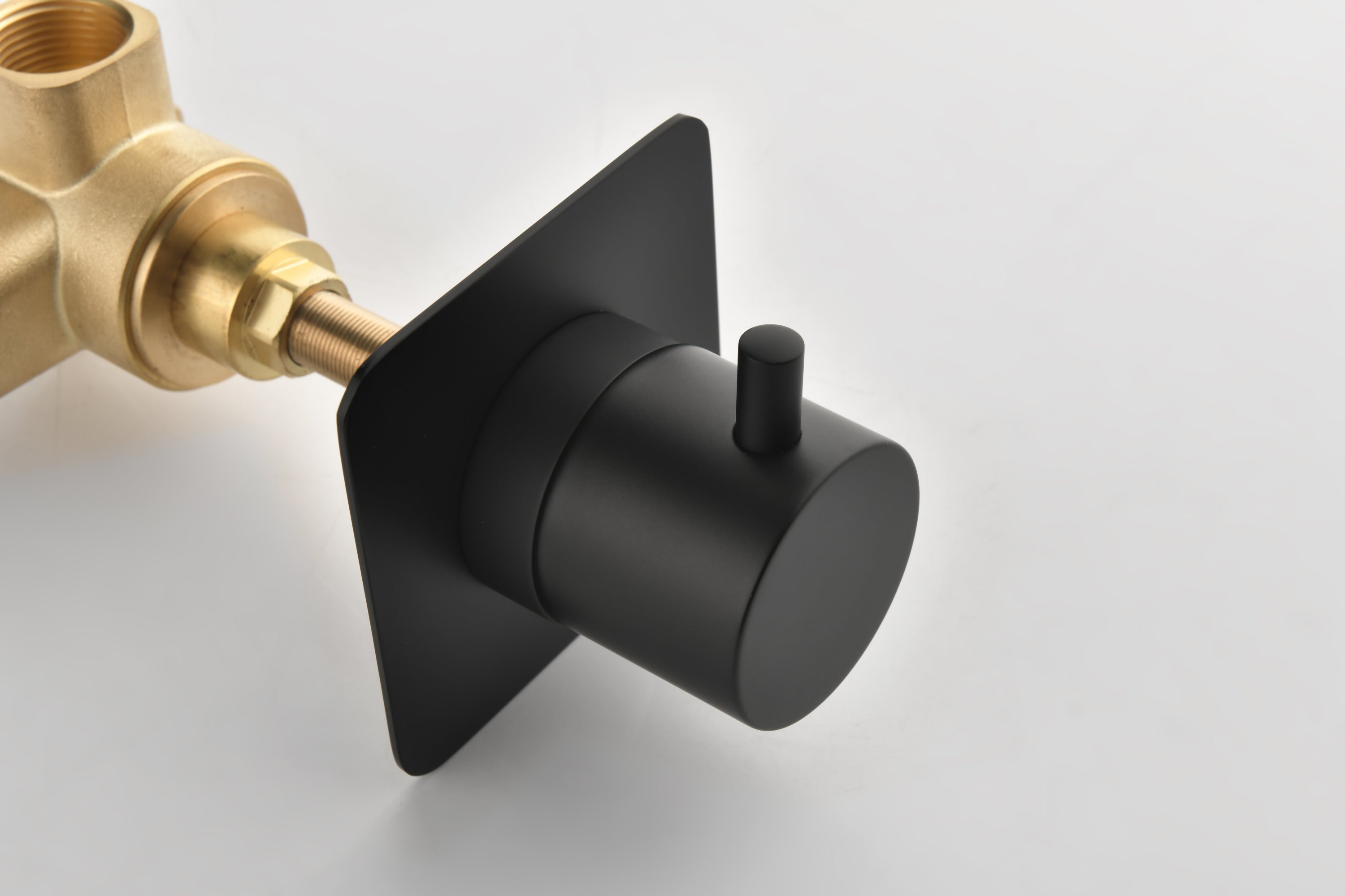 Master Shower Volume Control
Adjustable brass handle valve body, 1 piece