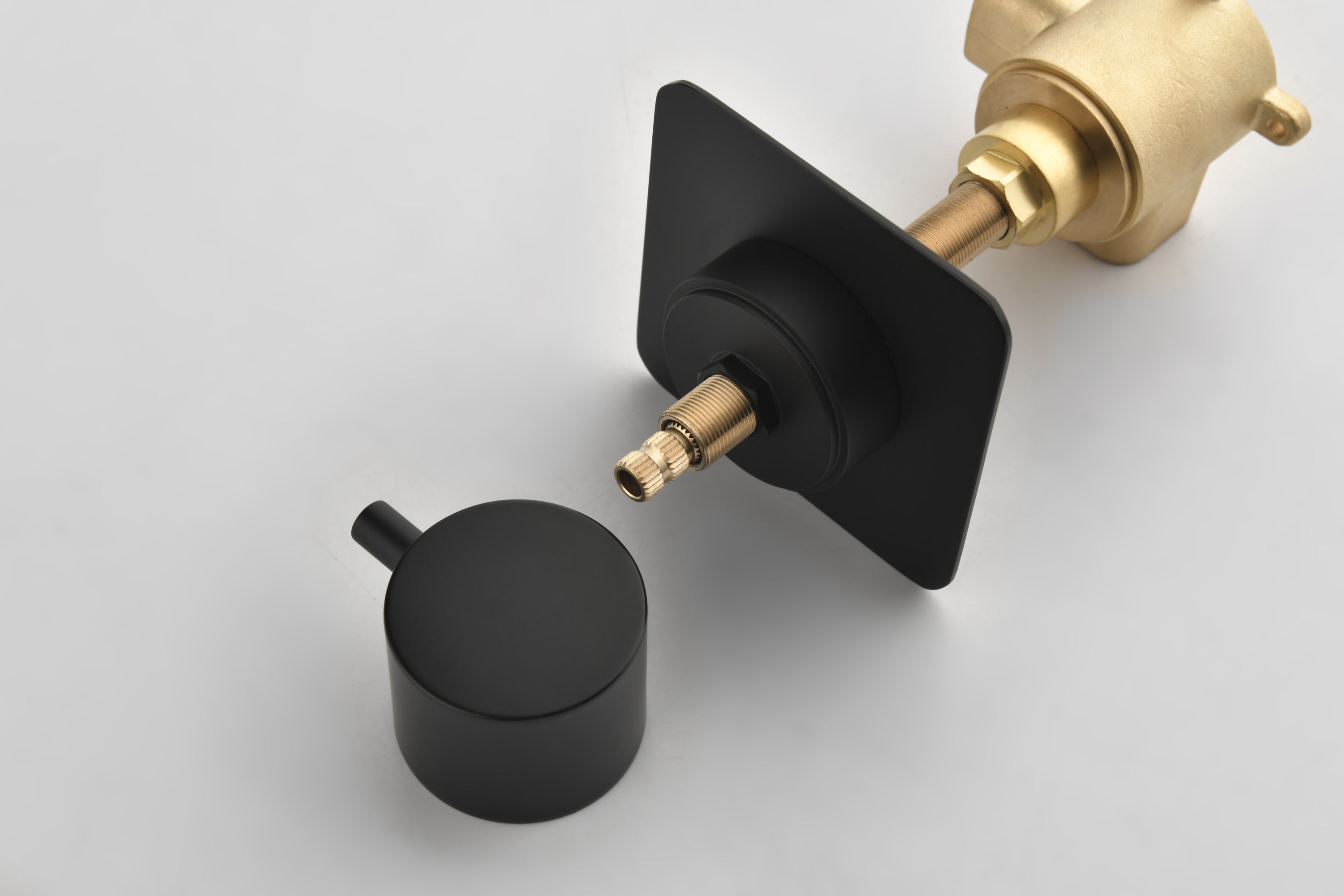 Master Shower Volume Control
Adjustable brass handle valve body, 1 piece each on the left and right
