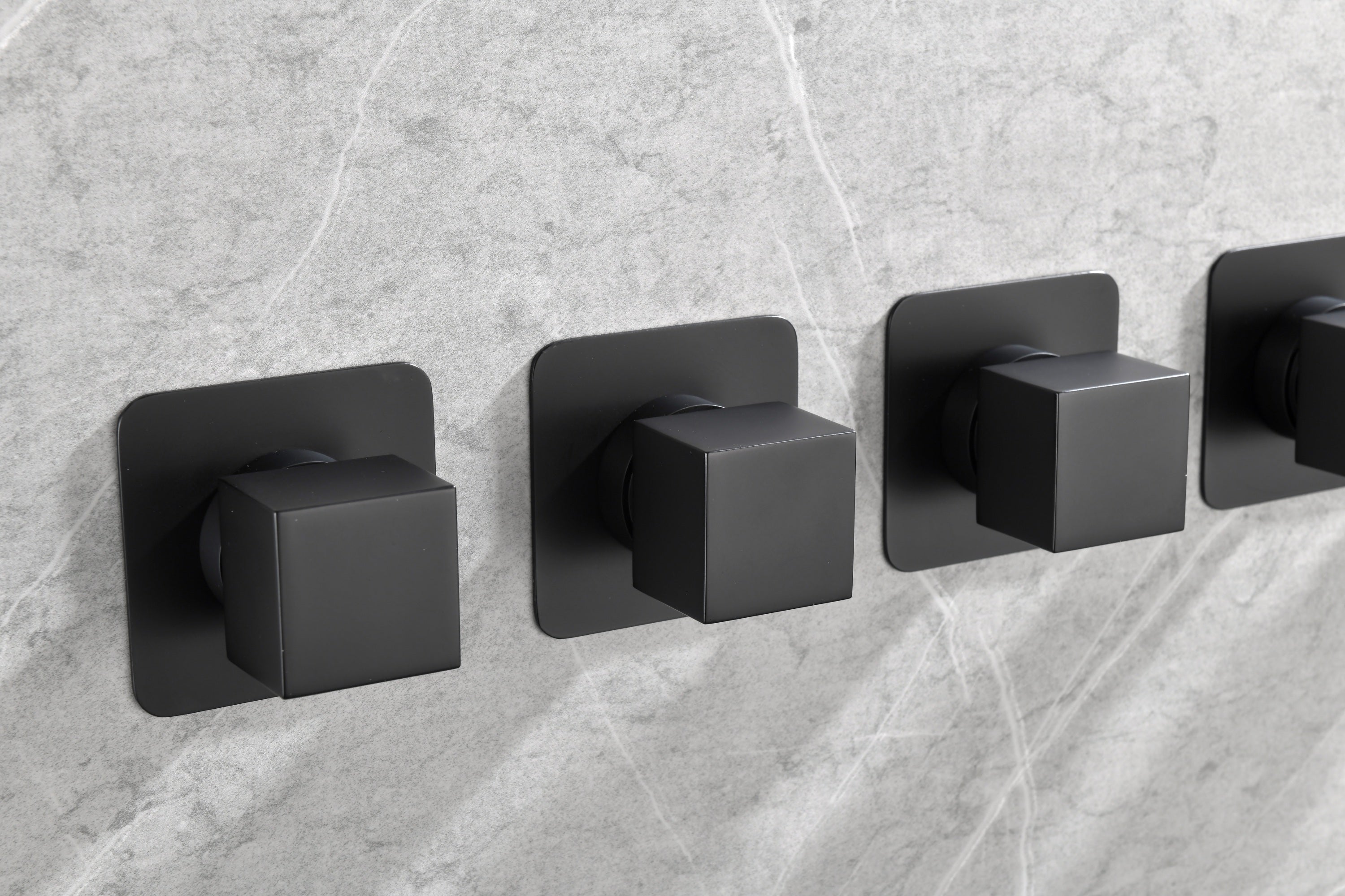 Master Shower Volume Control
Adjustable brass handle valve body, 1 piece each on the left and right