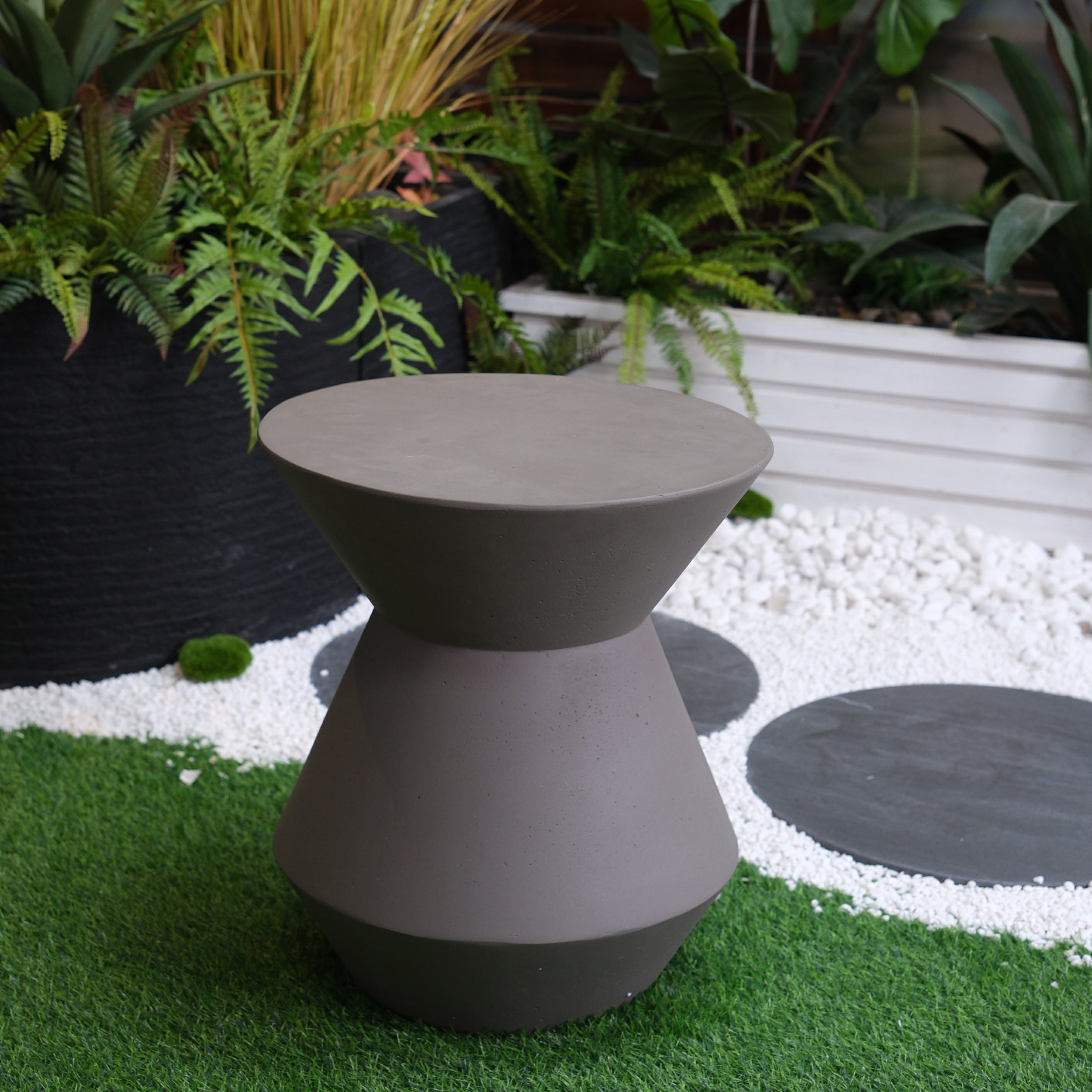 Decorative Garden Conner Table,18.1" H Modern Heavy Duty Patio Sturdy Faux Terrazzo Accent Table Side Table Plant Table for Indoor Outdoor