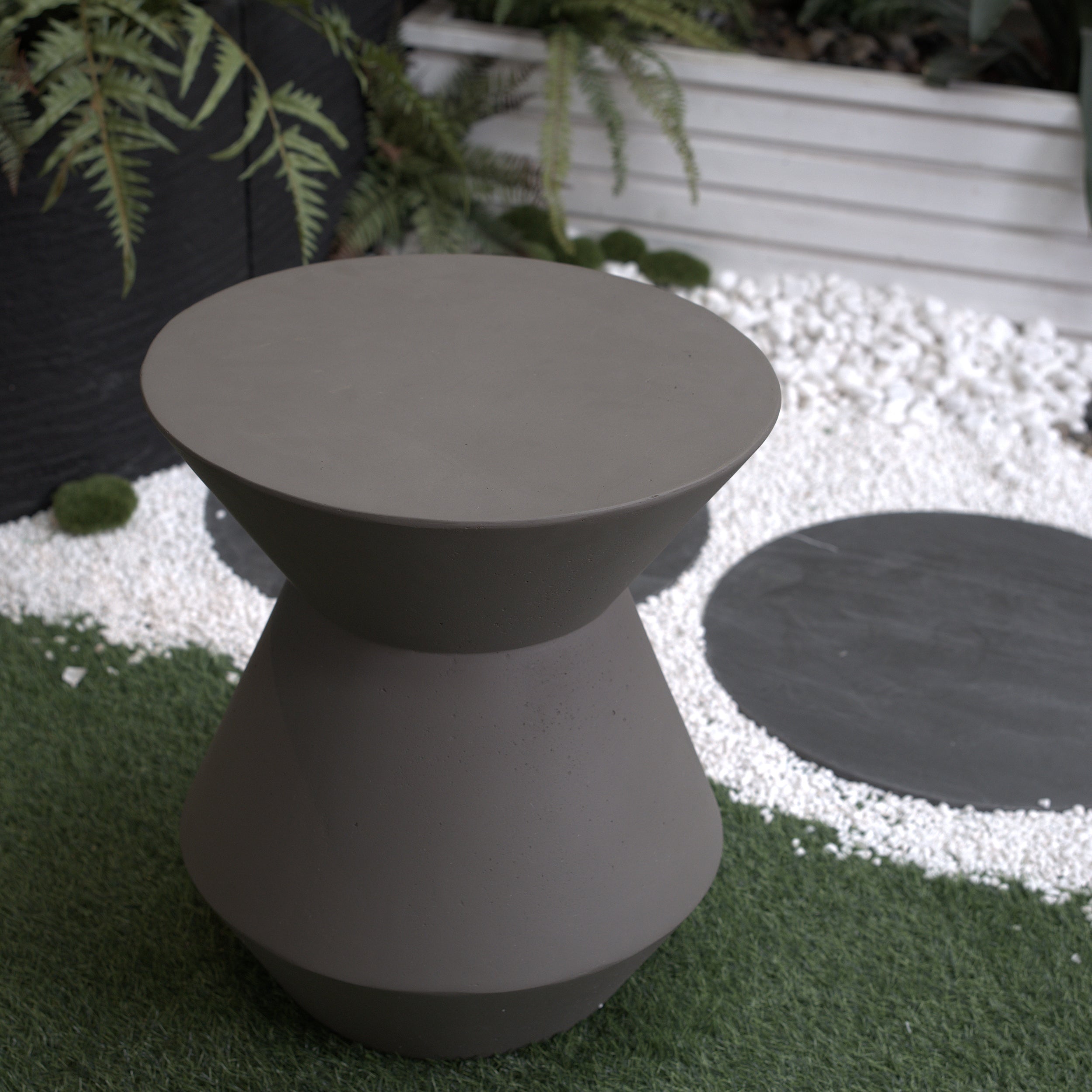 Decorative Garden Conner Table,18.1" H Modern Heavy Duty Patio Sturdy Faux Terrazzo Accent Table Side Table Plant Table for Indoor Outdoor