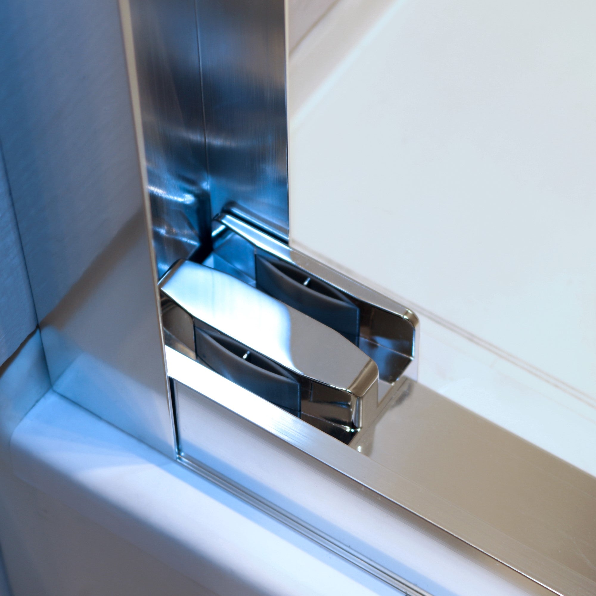 56-60 x 60 in Sliding Tub Shower Door - 56-60 x 60 in / Chrome view 4