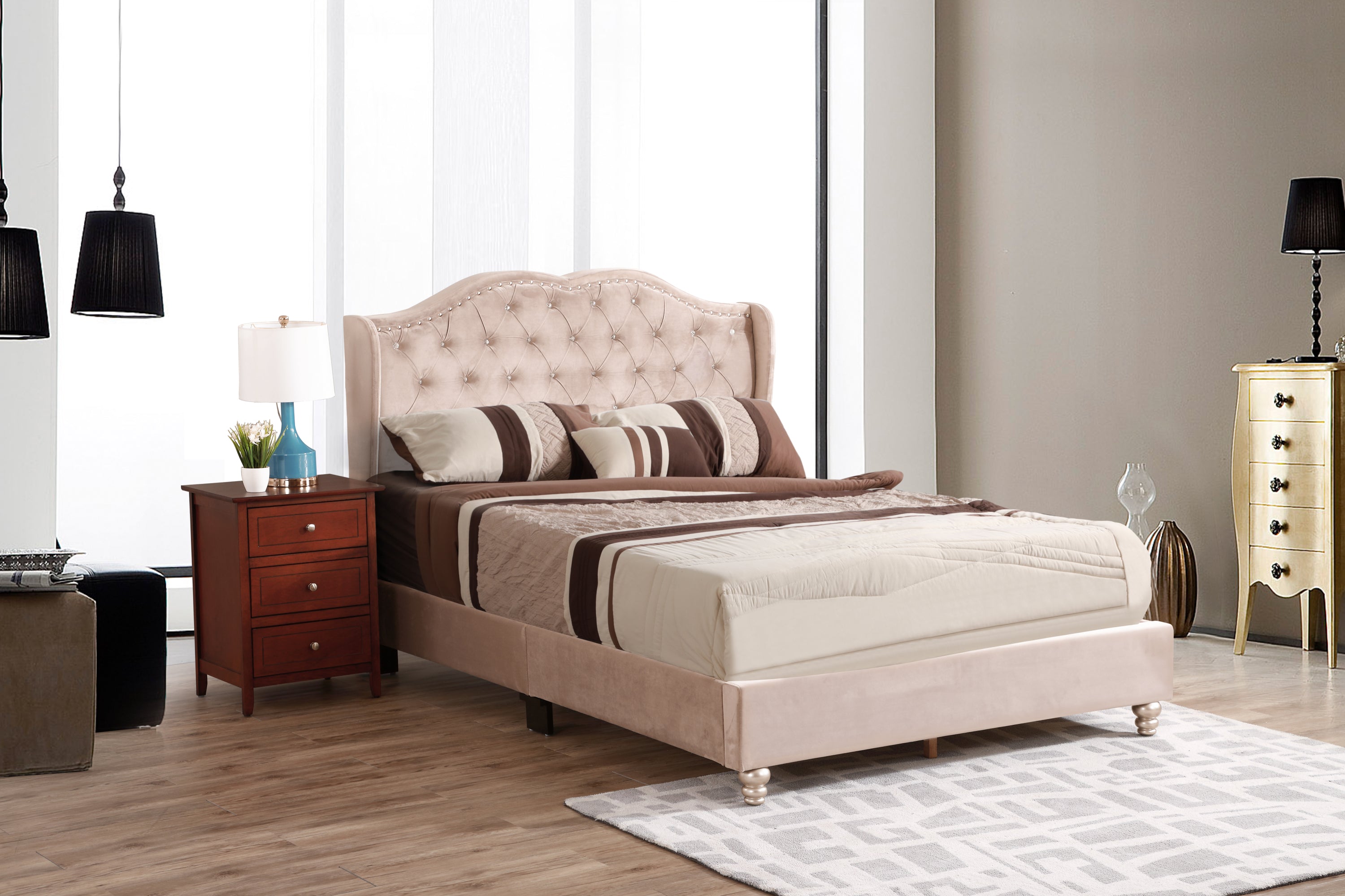 Elegant Transitional Queen Upholstered Bed