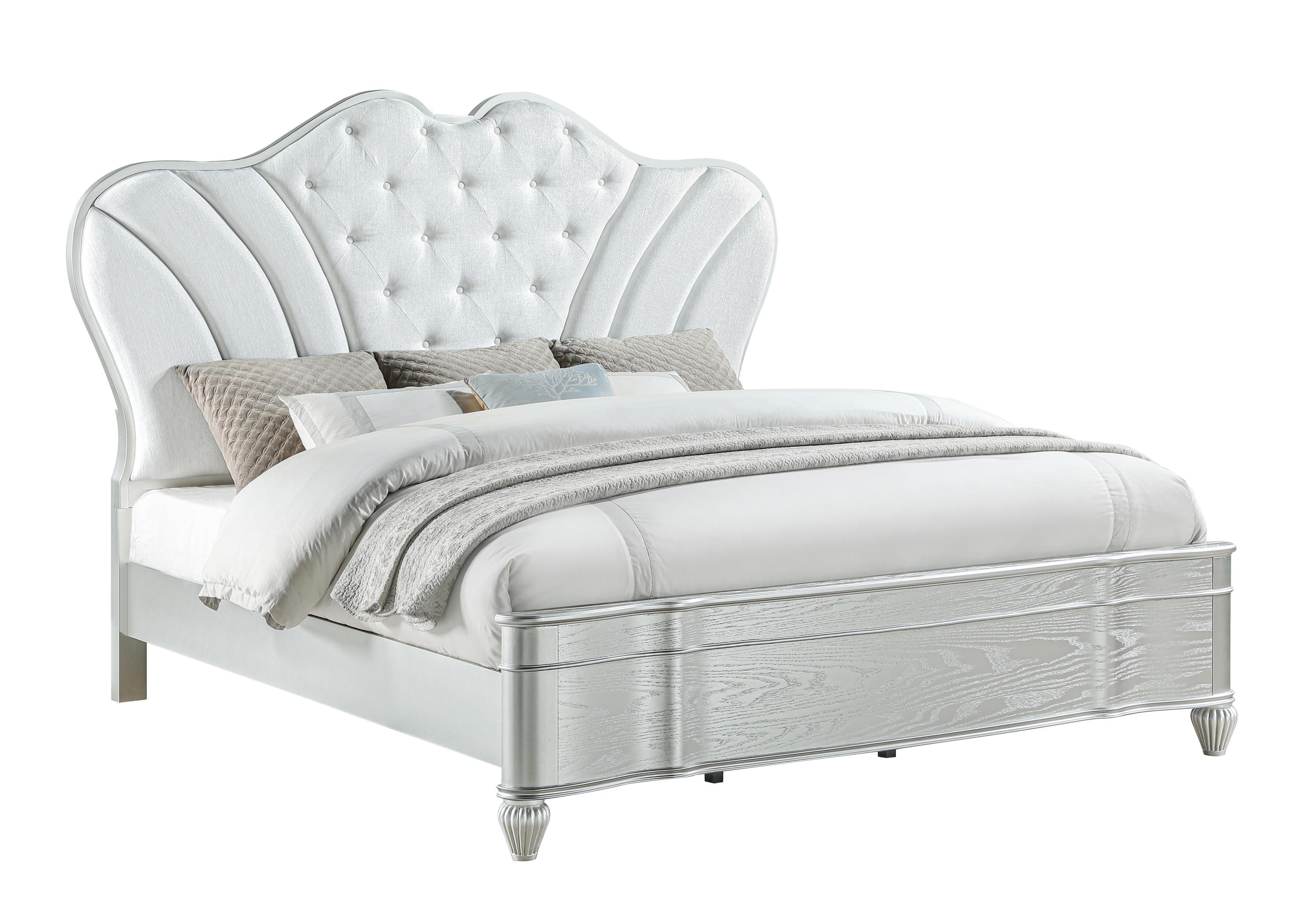 Landmark Traditional Style Upholstered Button-Tufted Queen Bed Made with Wood in Silver