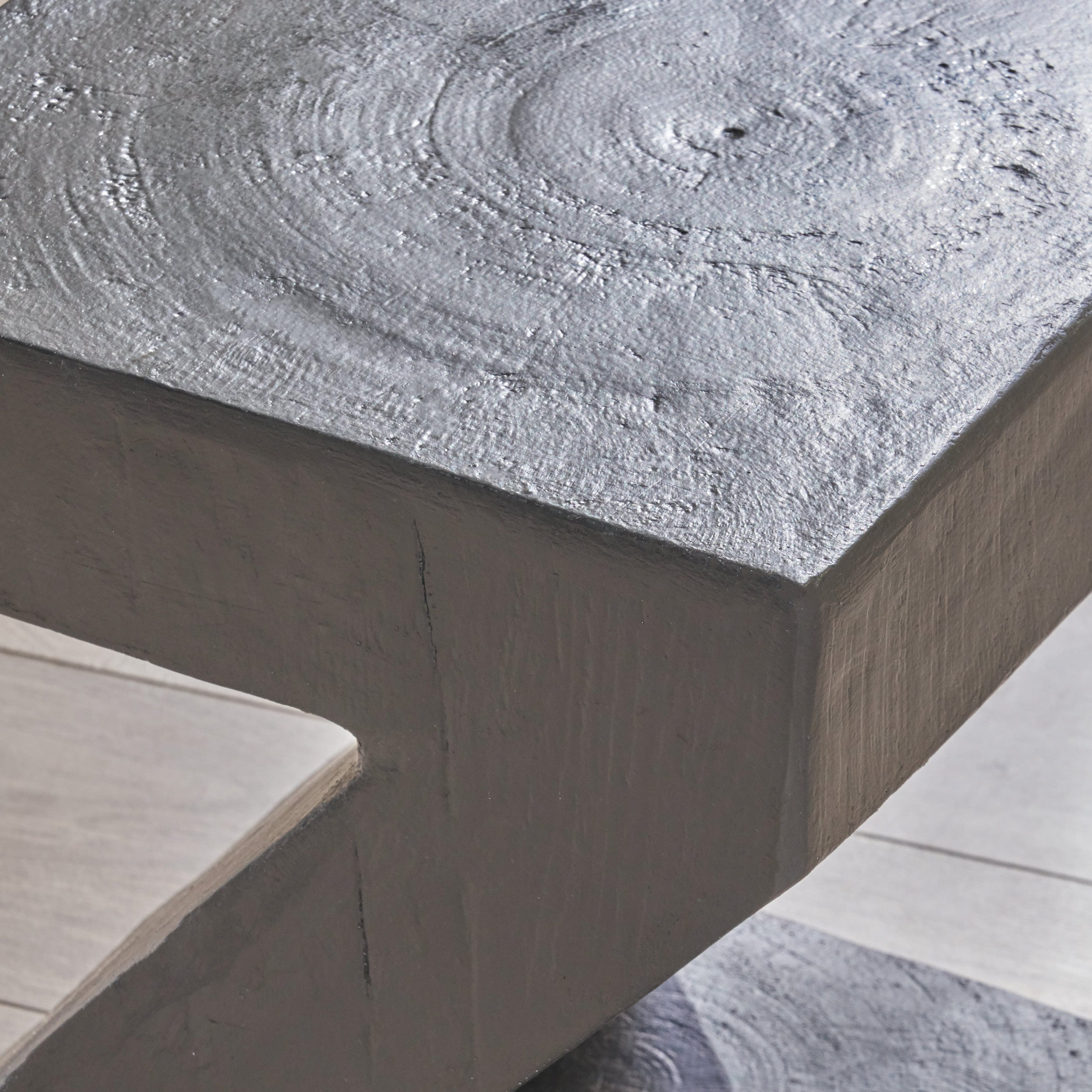MAX SIDE TABLE