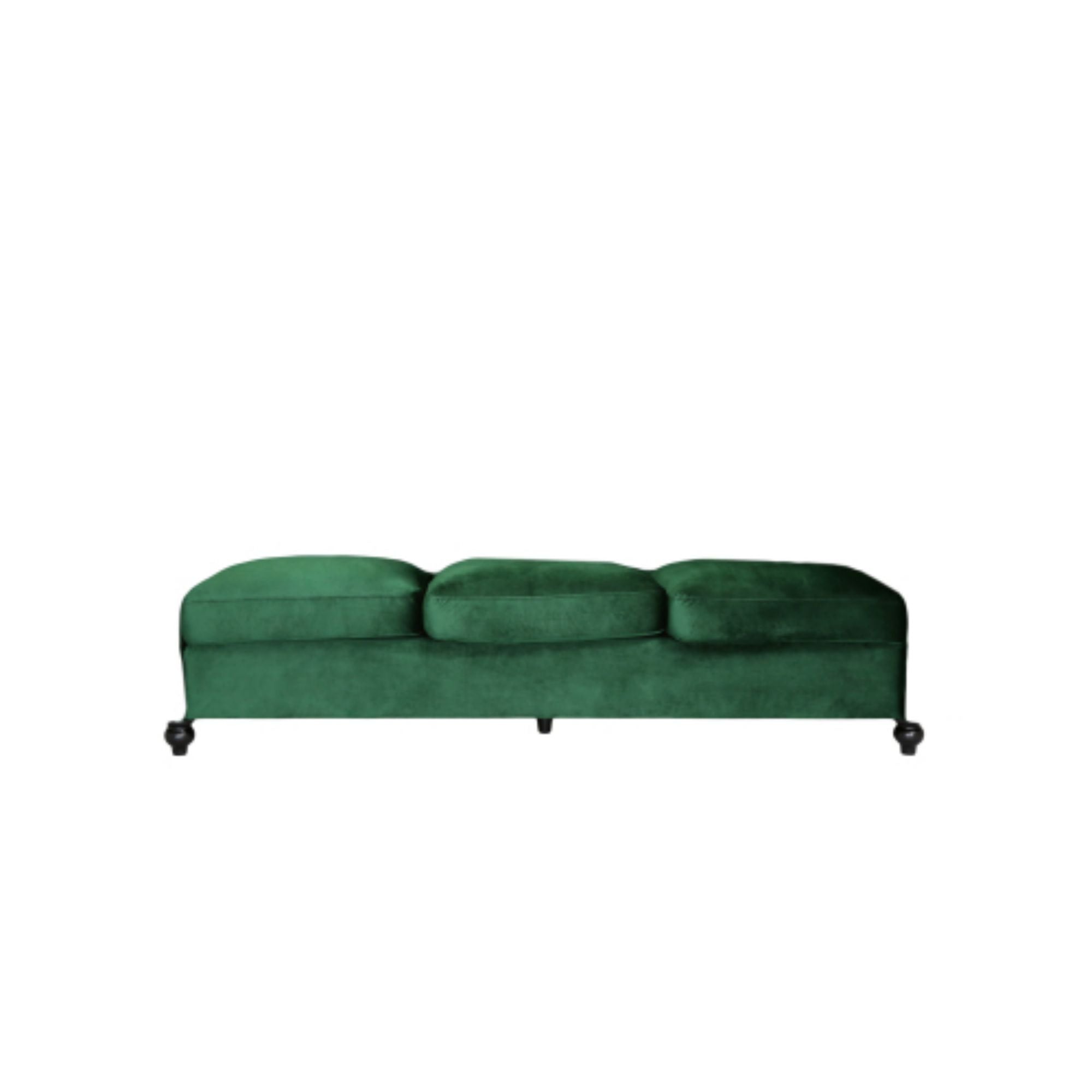 Durable 3-Seater Emerald Velvet Sofa, Combining Luxurious Comfort with Timeless Design, Perfect for Elegant Living Spaces, Featuring Plush Upholstery for Relaxation and a Touch of Sophisticated Style