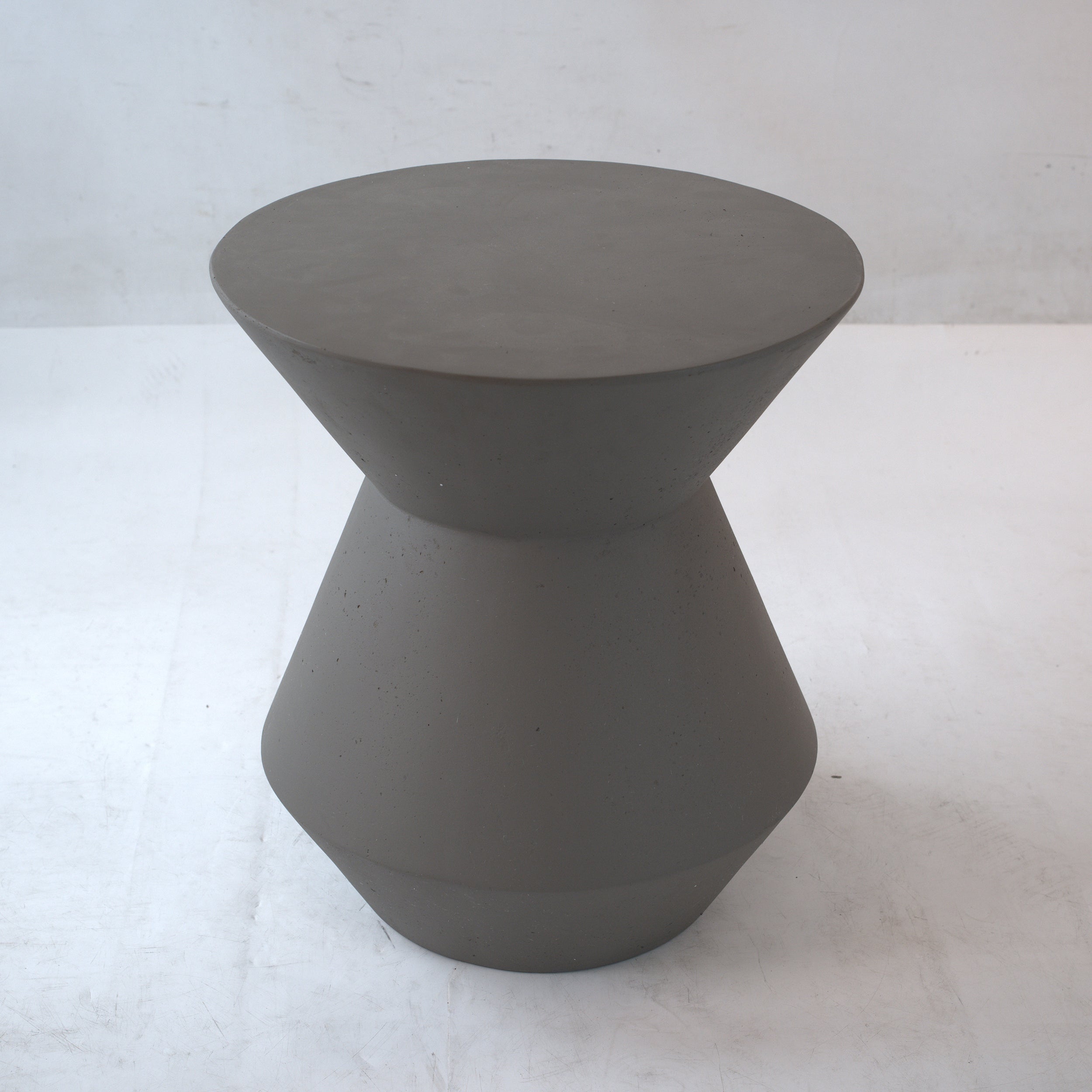 Decorative Garden Conner Table,18.1" H Modern Heavy Duty Patio Sturdy Faux Terrazzo Accent Table Side Table Plant Table for Indoor Outdoor