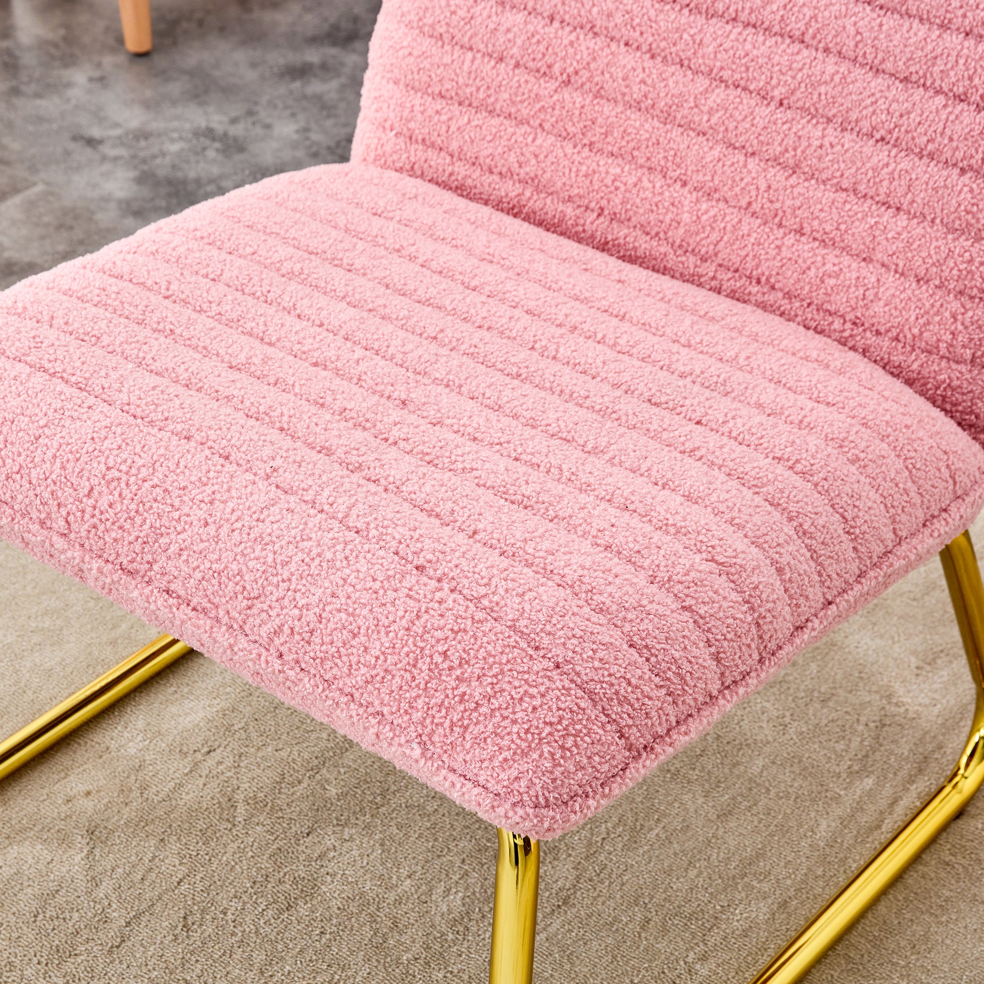 Modern minimalist pink plush fabric single person sofa chair with golden metal legs. Suitable for living room, bedroom, club, comfortable cushioned single person leisure sofa